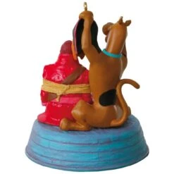 2017 Scooby Saves The Day With SOUND -Hallmark MAGIC Ornaments Shop 1795qxi3075r