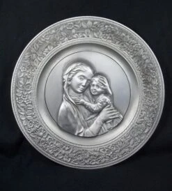 1977 MADONNA & CHILD Della Robia 8" Pewter Plate - RARE Only 133 Produced