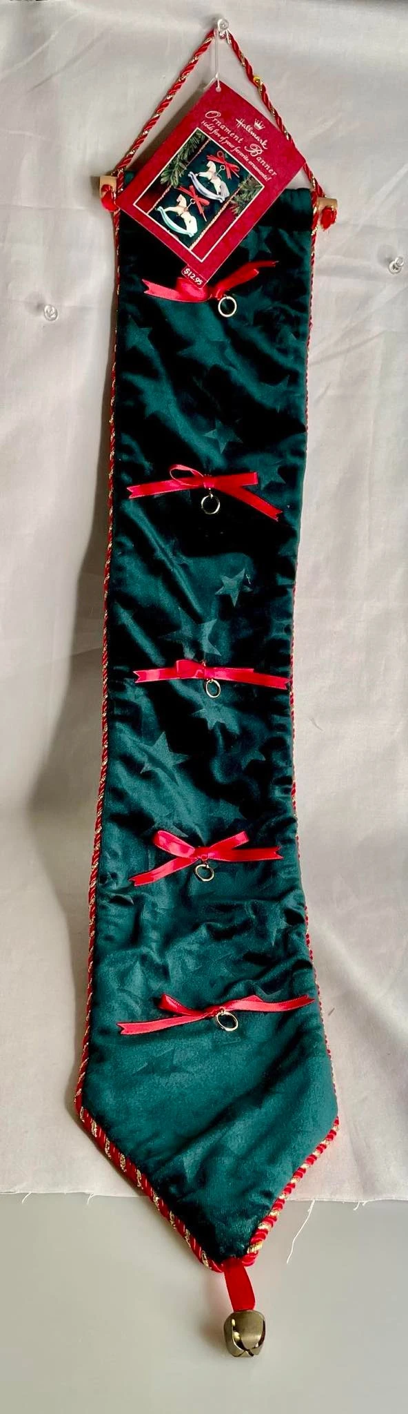 1990 's Bell Pull Wall Hanging 30" Ornament Display Banner - Green Star Velveteen - Hard To Find 5 1990 's Bell Pull Wall Hanging 30" Ornament Display Banner - Green Star Velveteen - Hard To Find - Image 3