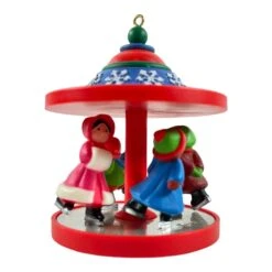 1981 Carousel #4 -Ice Skaters -Hallmark MAGIC Ornaments Shop 1981carouselskaters2