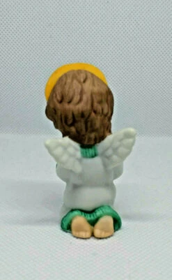 Starlight Angel -Mary Hamilton Nativity - Rare - No Box -Hallmark MAGIC Ornaments Shop 1981starlight2 1