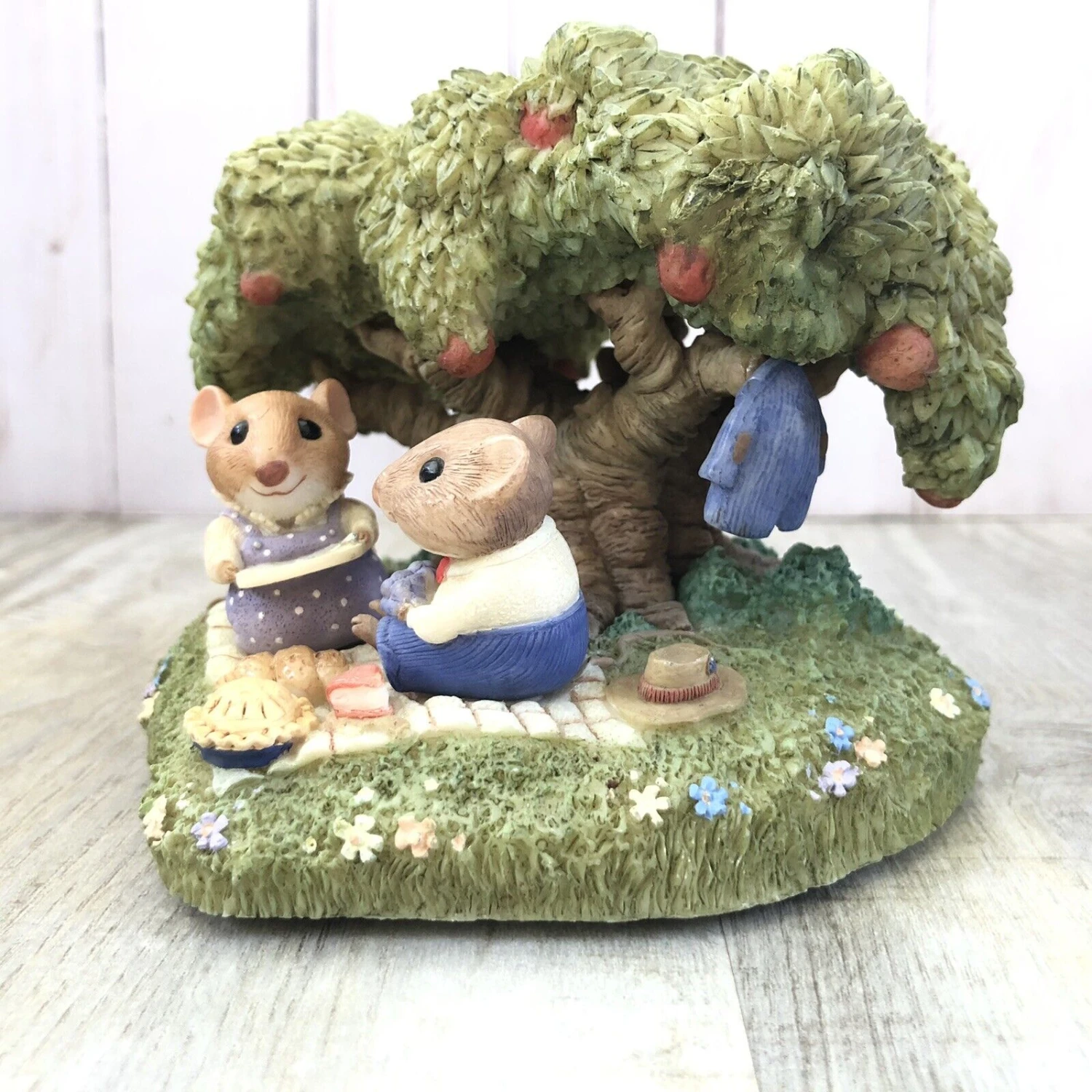 1991 Moustershire EDGAR EATON And CLARISSA CHATSWORTH 4 1/2" Figurine *No Box 3 1991 Moustershire EDGAR EATON And CLARISSA CHATSWORTH 4 1/2" Figurine *No Box - Image 2