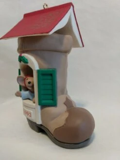 1992 Chris Mouse #8 - Chris Mouse Tales - Lighted -Hallmark MAGIC Ornaments Shop 1992chris1