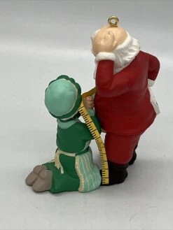 1993 Mr And Mrs Claus #8 - A Fitting Moment -Hallmark MAGIC Ornaments Shop 1993fittingmoment2