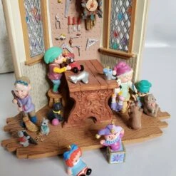 1996 Santas Toy Shop, Club Event Exclusive W/6 ARTIST SIGNATURES -Hallmark MAGIC Ornaments Shop 1996toyshop1