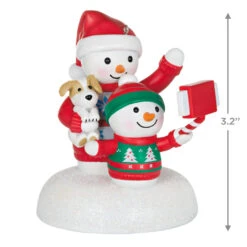 2020 Cozy Christmas Selfie - MUSICAL ORNAMENT 8 2020 Cozy Christmas Selfie - MUSICAL ORNAMENT -Hallmark MAGIC Ornaments Shop 1999qgo1831 03