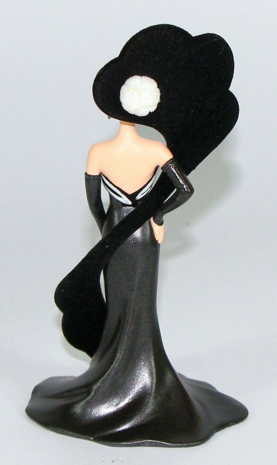 2004 Barbie 45th Anniversary - With Lighted Stand 5 2004 Barbie 45th Anniversary - With Lighted Stand - Image 3