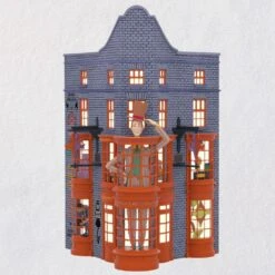 2019 Harry Potter Weasleys Wizard Wheezes *MISSING LAMP