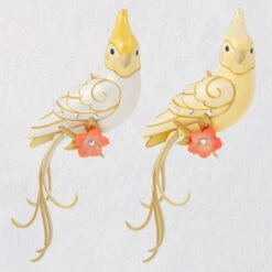 2020 Beauty Of Birds PEARL WHITE VERSION Clever Cockatiel SURPRISE 6 2020 Beauty Of Birds PEARL WHITE VERSION Clever Cockatiel SURPRISE -Hallmark MAGIC Ornaments Shop 202020clever cockatiel surprise blind box keepsake ornament 1799qgo2004 01