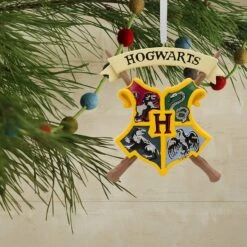 2021 Harry Potter HOGWARTS CREST -Hallmark MAGIC Ornaments Shop 2020hogwarts2
