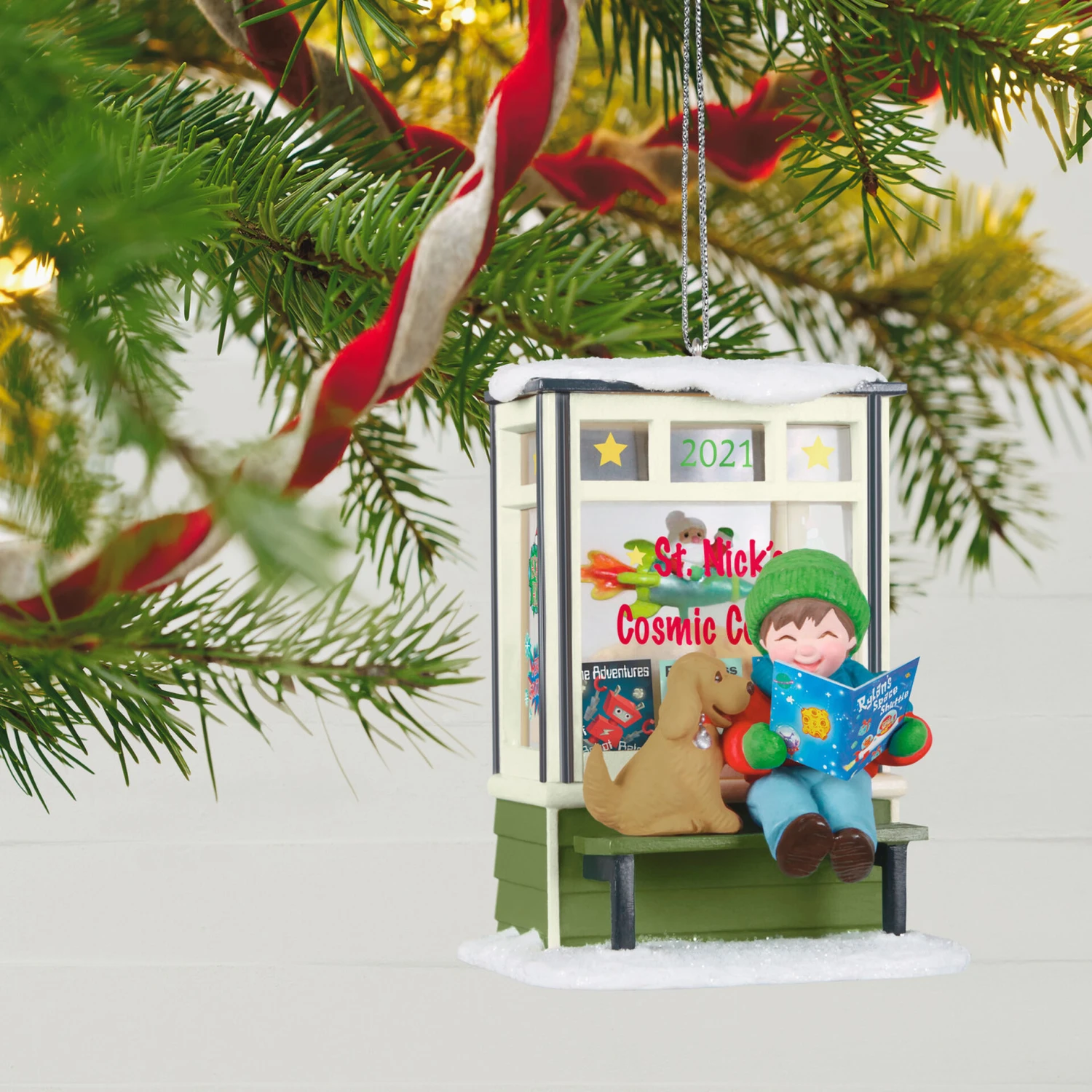 2021 Christmas Window #19 - Comic Shop - CLUB 6 2021 Christmas Window #19 - Comic Shop - CLUB - Image 4