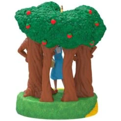 2017 Wizard Of Oz, Few Bad Apples -Hallmark MAGIC Ornaments Shop 3495qxi3025r