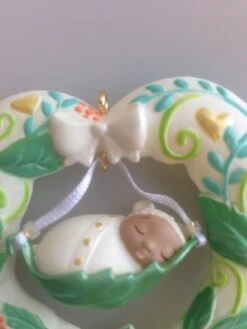 2016 Baby's First Christmas - Afr Am -Hallmark MAGIC Ornaments Shop IMG9587751