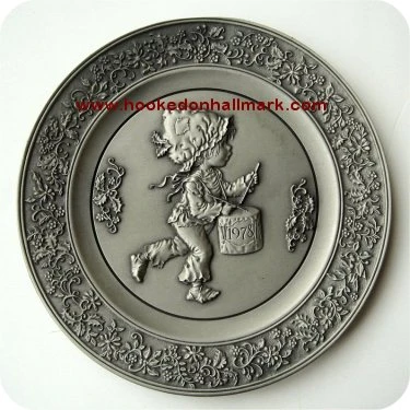 1978 Christmas Pewter Plate #2 - The Legend Of The Little Drummer Boy - Rare 3 1978 Christmas Pewter Plate #2 - The Legend Of The Little Drummer Boy - Rare