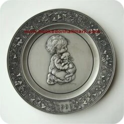 1980 Christmas Pewter Plate #4 - The Little Shepherd