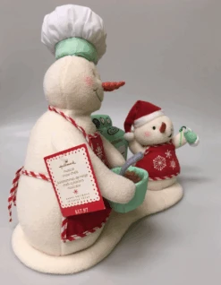 Musical Snow-Chefs - NO Tag RARE Canadian Exclusive *MUSICAL PLUSH TABLETOPPER* -Hallmark MAGIC Ornaments Shop plush3