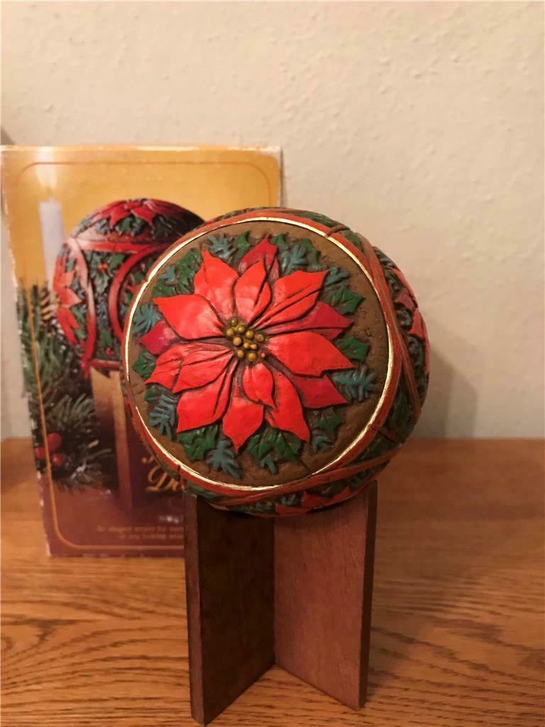 1977 Holly & Poinsettia Table Decoration - With Stand In BOX 4 1977 Holly & Poinsettia Table Decoration - With Stand In BOX - Image 2