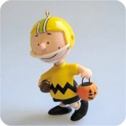 2009 Halloween Peanuts - Get A 1st Down Charlie Brown