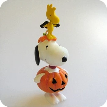 2009 Halloween Peanuts - Dressed-Up Duo 3 2009 Halloween Peanuts - Dressed-Up Duo