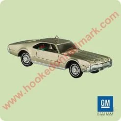 2004 Classic Am Cars #14 - 1966 Toronado