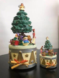 2006 Toyland Treasures -RARE 11" TABLETOP- LOW PRODUCTION - Windup Music & Rotation - Artist Signed ! -Hallmark MAGIC Ornaments Shop toylandtreasures1